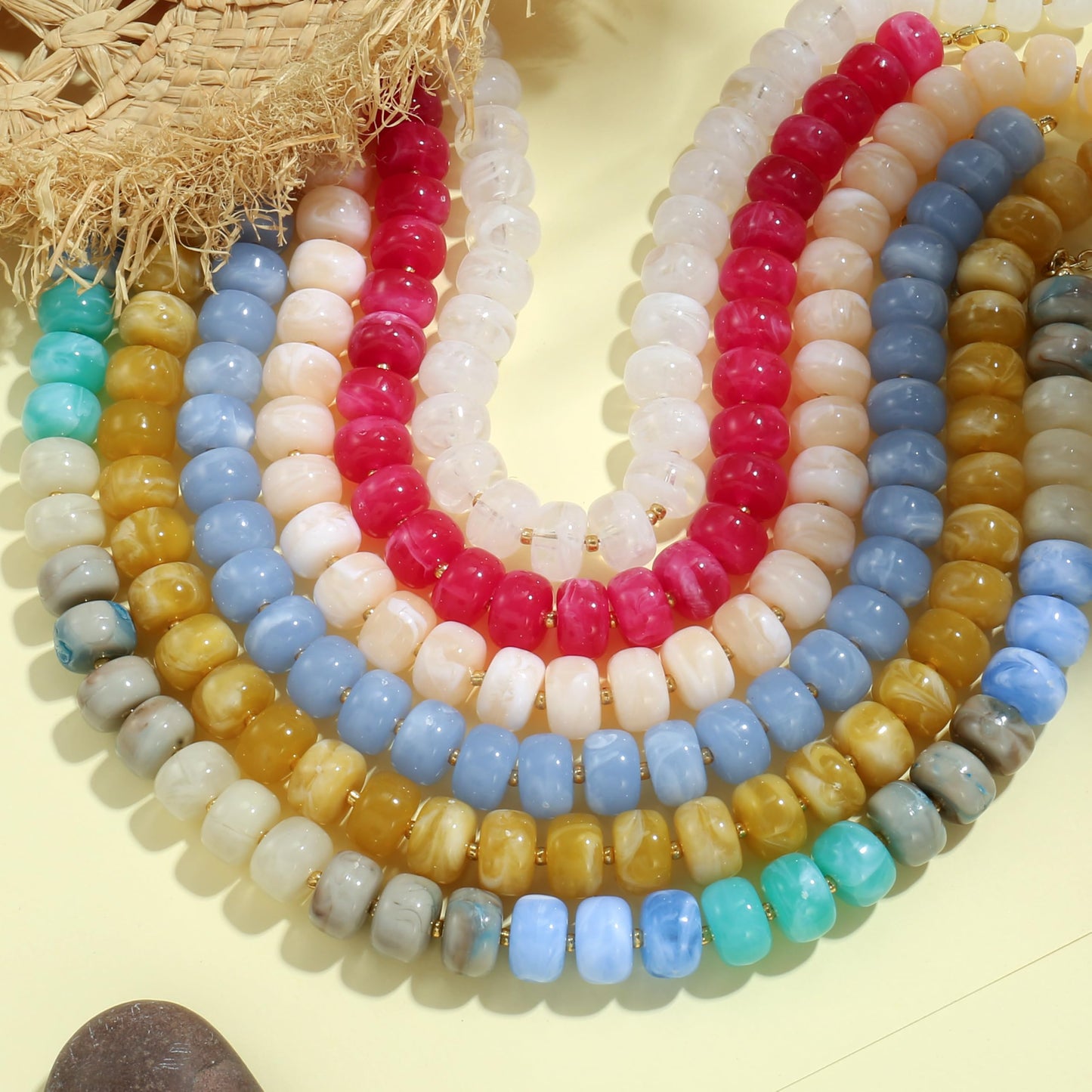 Badu Khaki Chunky Beaded Necklace for Women,Acrylic Bead Choker Statement Necklace Cute Trendy Necklaces Jewelry Gifts